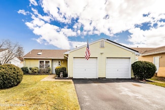 11 Long Rd, Freehold, NJ 07728