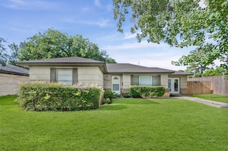 5532 Meadow Creek Ln, Houston, TX 77017