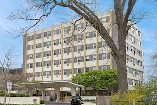 1410 Sheridan Rd Unit 7B, Wilmette, IL 60091