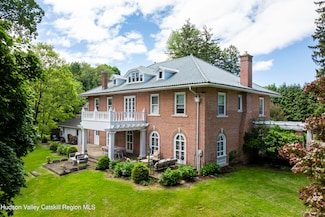 21 Barclay St, Saugerties, NY 12477