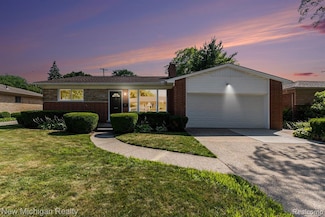 23306 Greencrest St, Saint Clair Shores, MI 48080