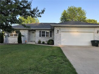 1448 Danielle Dr, Lebanon, MO 65536