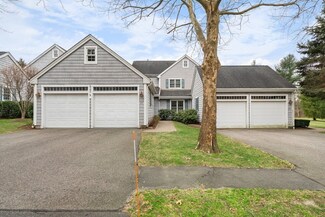 27 Juniper Ln, Hanover, MA 02339