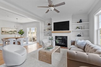64 Palmetto Dr Unit 64, Bellingham, MA 02019