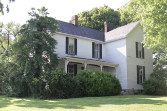 3752 Heads Church Rd, Cedar Hill, TN 37032