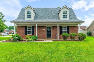 6816 Twin Springs Dr, Sellersburg, IN 47172