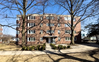 7200 Oak Ave Unit 4NE, River Forest, IL 60305