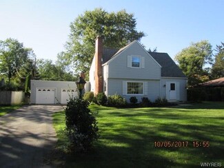 4128 Oakwood Dr, Williamsville, NY 14221
