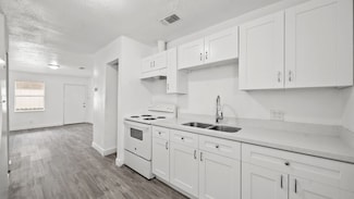 7819 Glass St, Houston, TX 77016