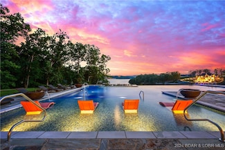 25 Springridge Ln, Sunrise Beach, MO 65079