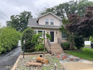 355 Manchester Ave, North Haledon, NJ 07508