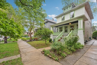 1031 S Humphrey Ave, Oak Park, IL 60304
