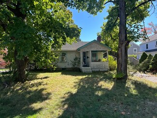 17 Pine Plain Rd, Wellesley Hills, MA 02481