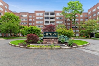 230 Garth Rd Unit 7B1, Scarsdale, NY 10583