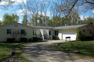 240 Engle Lake Rd W, Ligonier, IN 46767