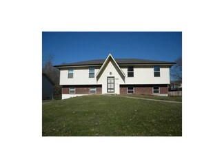 3103 Squire Ln, Country Club, MO 64506