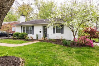 725 W Oak Dr, Saint Louis, MO 63122
