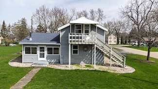 104 N 3rd Ave, Winneconne, WI 54986