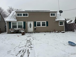 63 Sycamore St, Carteret, NJ 07008