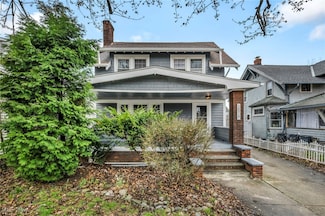 18019 Canterbury Rd, Cleveland, OH 44119