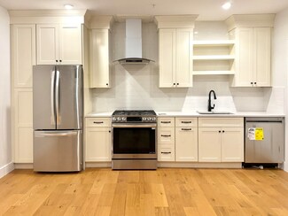 165 Everett St Unit 1, Boston, MA 02128