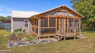 376 Shell Rd, Atlantic, NC 28511