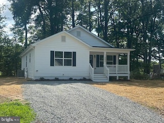 21 Lea Rd, Colonial Beach, VA 22443