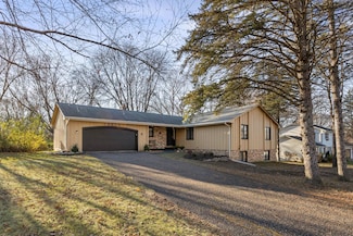 18415 25th Ave N, Plymouth, MN 55447