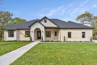 8403 Cottage Ln, Nixa, MO 65714