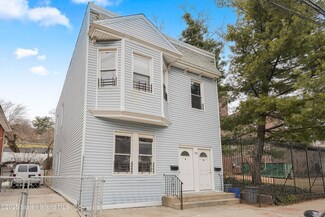 70 Gordon St, Staten Island, NY 10304
