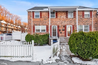 240-60 65th Ave, Flushing, NY 11362