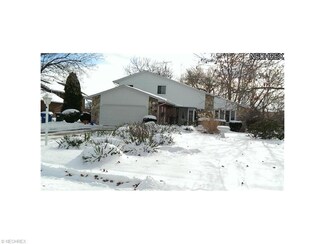5280 Parkhurst Dr, Sheffield Village, OH 44054