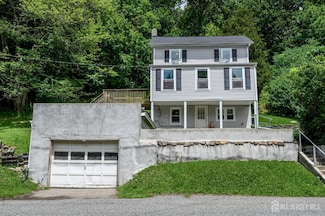 98 Buckley Ave, Oxford, NJ 07863