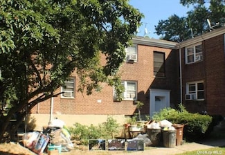 160-20 76th Ave, Fresh Meadows, NY 11366
