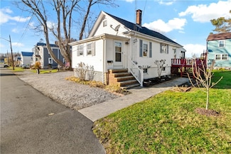 53 Garfield Ave, Bristol, RI 02809