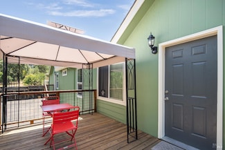 28 Tarman Dr Unit A-B, Cloverdale, CA 95425