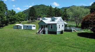 730 Horsecreek Rd, Naoma, WV 25140