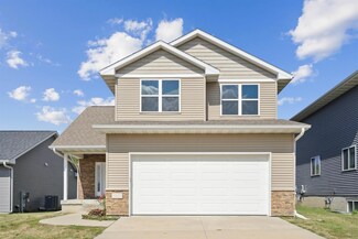5815 Summerland Dr, Waterloo, IA 50701