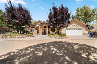 21113 Country Club Dr, Tehachapi, CA 93561