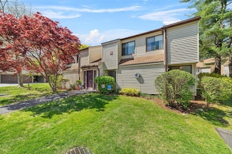 54 Kirby Close Unit D, Yorktown Heights, NY 10598