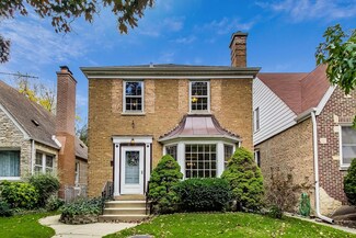 8214 Tripp Ave, Skokie, IL 60076