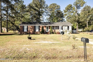 479 W 5th St, Garland, NC 28441