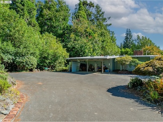 1159 E 1st Place, Coquille, OR 97423