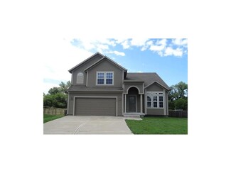 830 River Dr, Kansas City, KS 66111