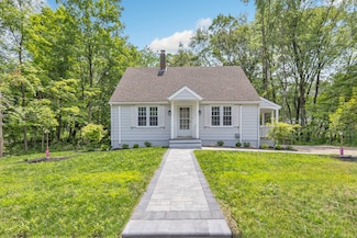 189 Tashua Rd, Trumbull, CT 06611