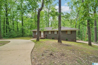 711 Oak Ridge Dr, Birmingham, AL 35214