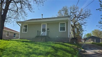 3014 Seneca Ave, Des Moines, IA 50310