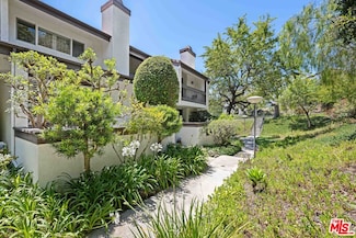 1622 Palisades Dr, Pacific Palisades, CA 90272