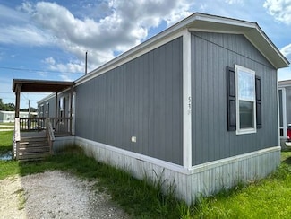 53 Cotton Bayou Cir, Cove, TX 77523