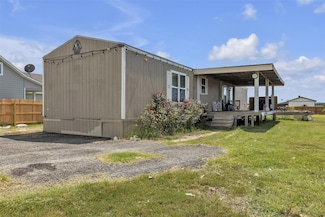 815 Rustler Pass, Uhland, TX 78640